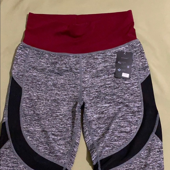 Super cute workout leggings: Large - Picture 5 of 5